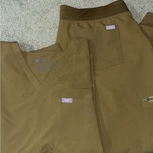 Women’s XL fig scrub set - olive green